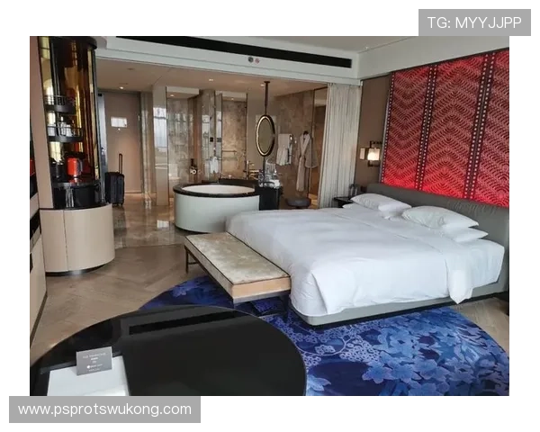 莫兰特家里那个夜店风装修，真是他自己挑的？